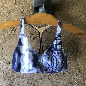 Lululemon Lighten Up Sports Bra